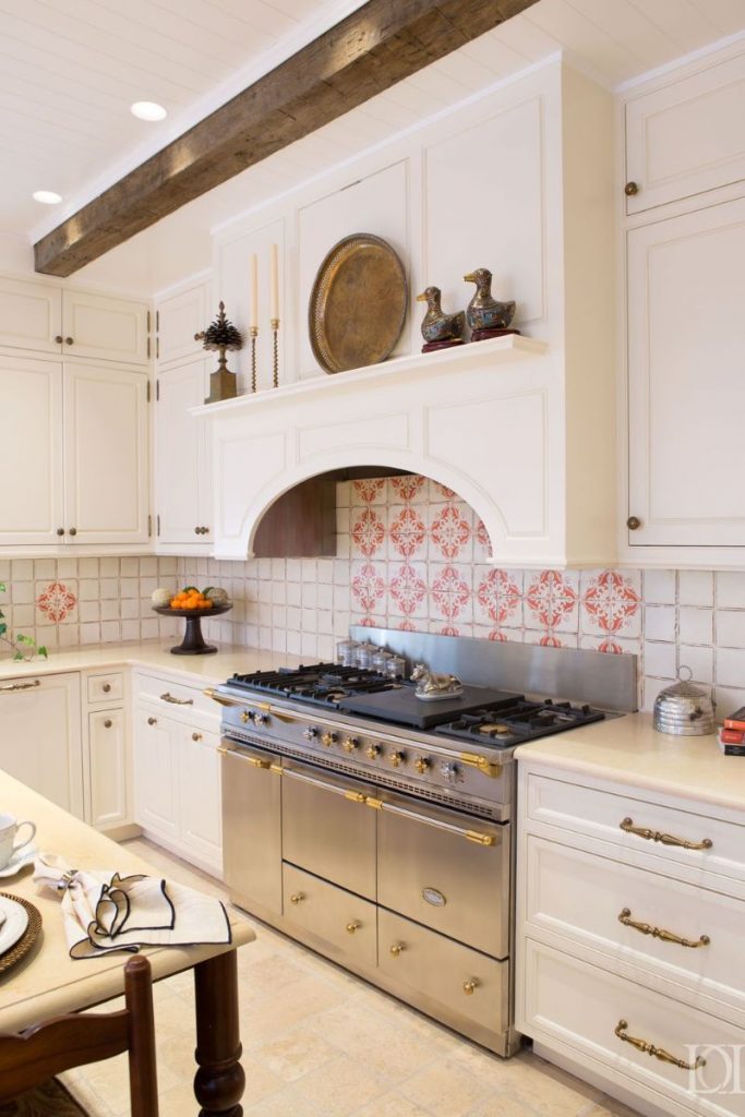 8 Best Geometric Backsplashes For A Trendy Kitchen Decor