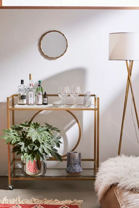 5 Fool-Proof Ways To Make Your Bar Cart Look Expensive_4
